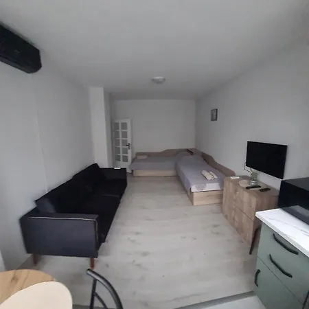 Апартаменты за гости ивая запад