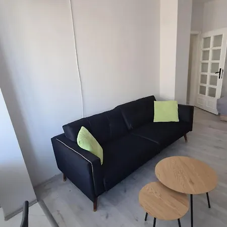 за гости ивая запад