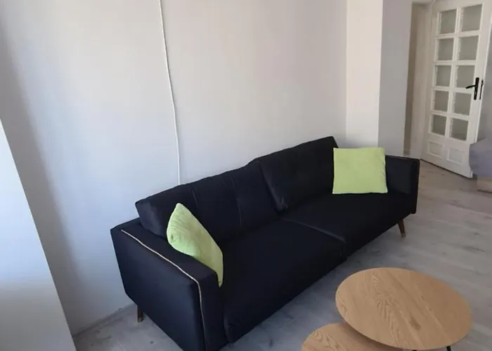 за гости ивая запад